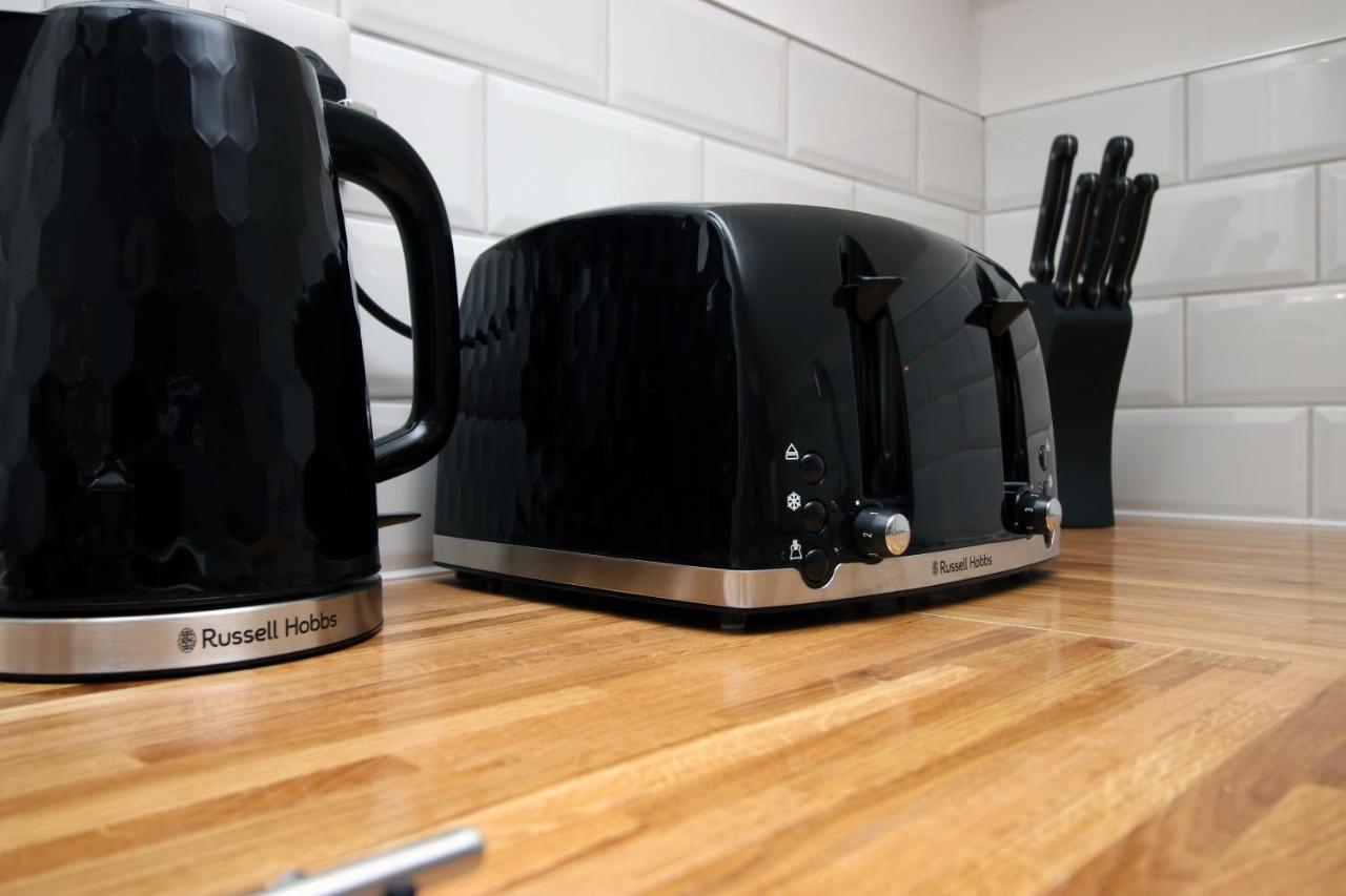 No 49 City Apartments, Perfect For Business And Leisure Stays, 10 Min Drive Into City Centre, Easy Access To Local Transport, 1Br And 2Br Available, Free Parking Cardiff Luaran gambar